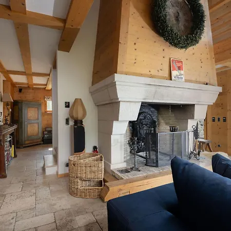 Jenna - By Emerald Alpehytte