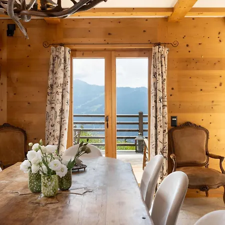 Alpehytte Jenna - By Emerald *