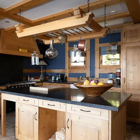 Jenna - By Emerald Шале *